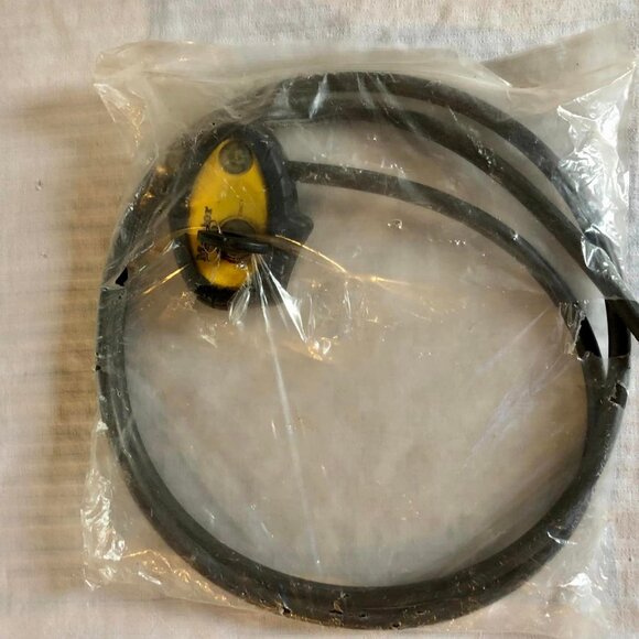 NIP Master Bicycle Lock W/ 1 Key - Picture 6 of 7